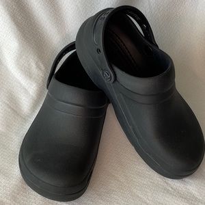 Crocs men Sz 6. Womens sz 8